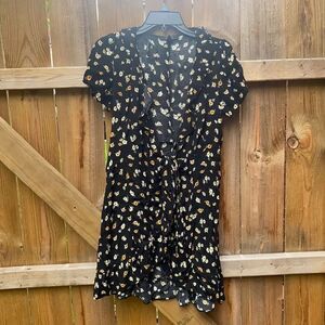 Forever 21 wrap sunflower dress sz. M